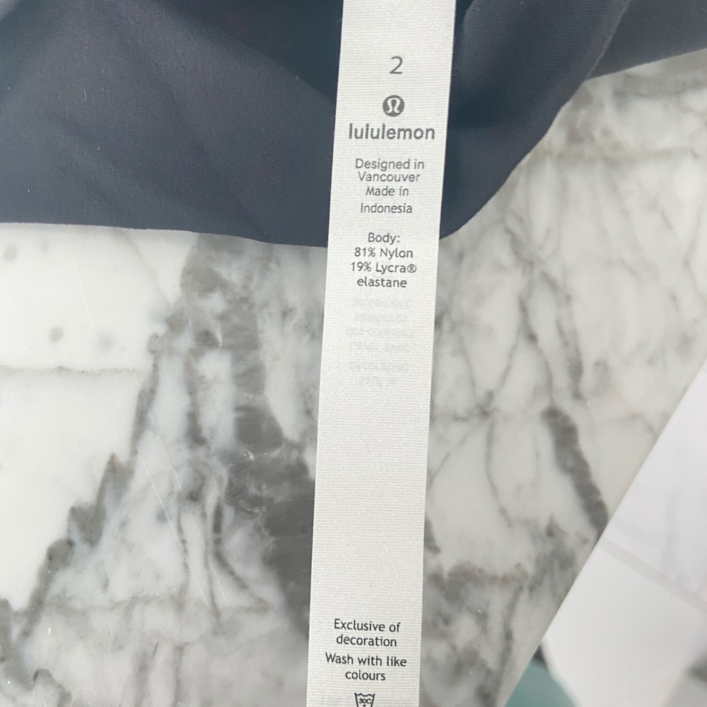 Lululemon - Picture 5 of 5